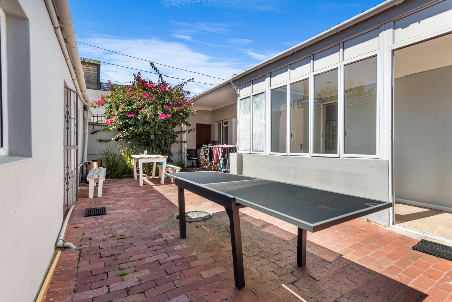 9 Bedroom Property for Sale in Woodstock Western Cape